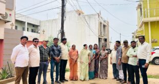 नपाध्यक्ष व उपाध्यक्ष के द्वारा नाली निर्माण के शुभारंभ के लिए पूजा की गई।