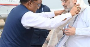 केंद्रीय गृह मंत्री श्री अमित शाह के छत्तीसगढ़ आगमन पर मुख्यमंत्री श्री विष्णुदेव साय ने स्वामी विवेकानंद एयरपोर्ट पर किया स्वागत