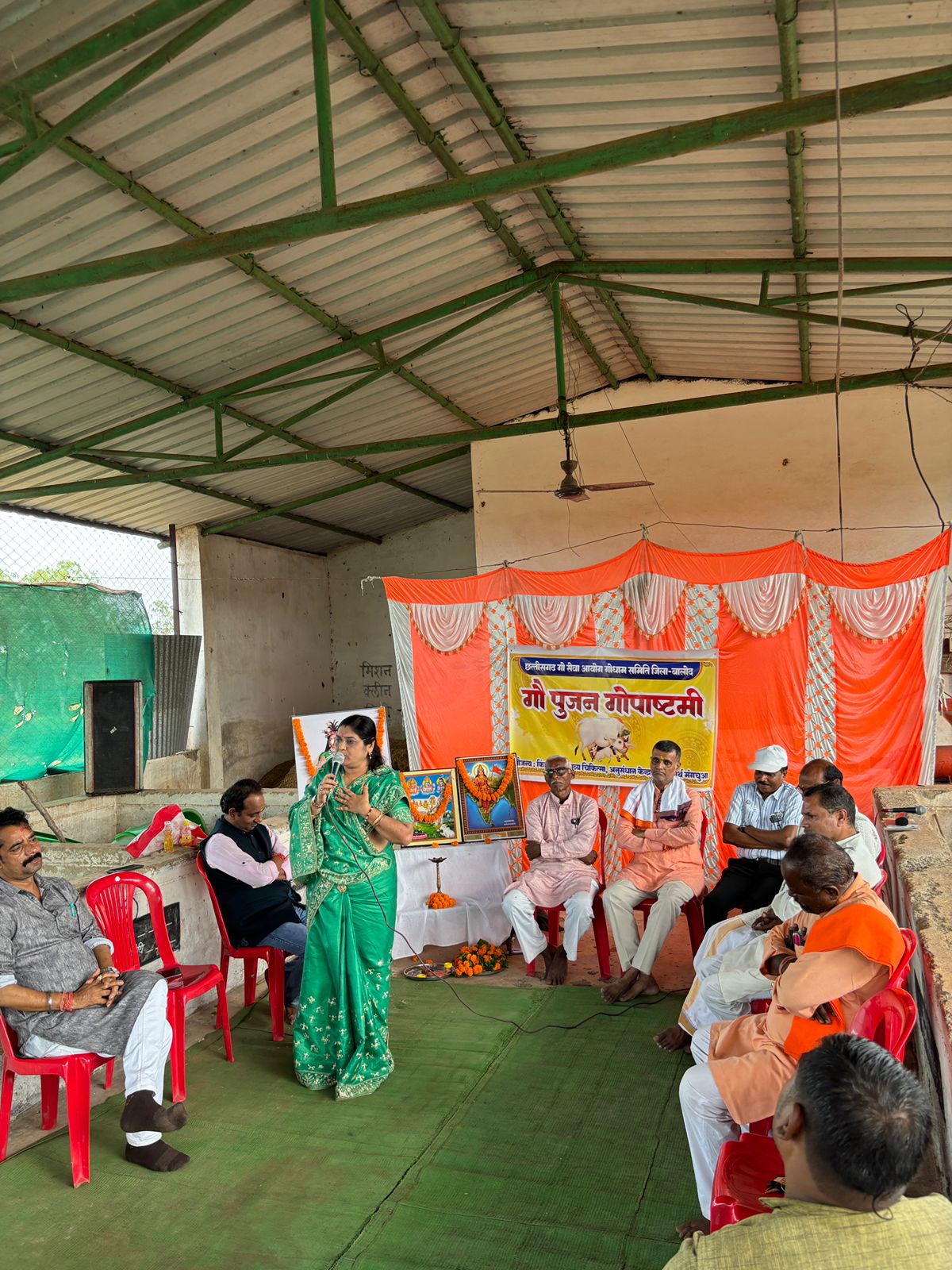 गोपाष्टमी के अवसर पर गौशाला बालोद में गौ पूजन का हुआ आयोजन……